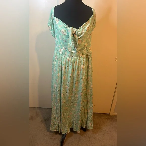 Torrid Mint Floral Off-Shoulder Maxi Dress - Picture 3 of 4